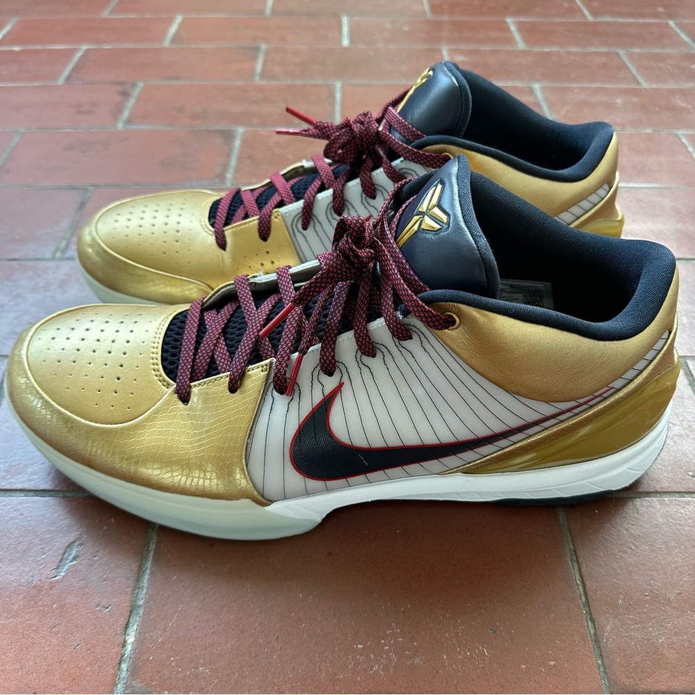 Zoom Kobe 4 Protro “Gold Medal”